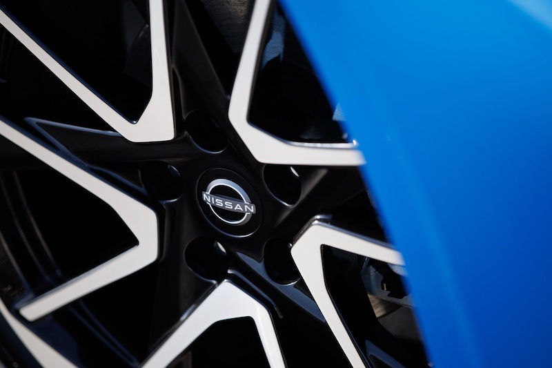 El nuevo Nissan Sentra regresa de los 80 al futuro con estilo moderno y esplendor